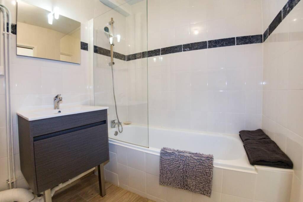L'Escale - Topdestination-Bourg - Centre Ville - Classe 3 Etoiles Esterno foto